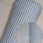 Світло-блакитні та білі смужки та плюш шарпей світло-сірий.